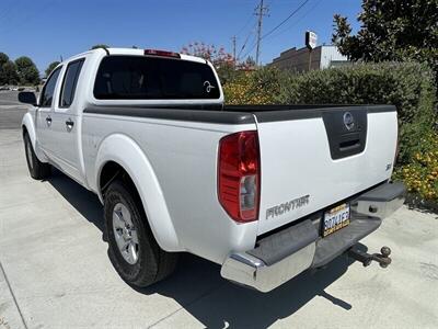 2012 Nissan Frontier SV V6   - Photo 4 - Bakersfield, CA 93305
