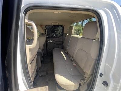 2012 Nissan Frontier SV V6   - Photo 14 - Bakersfield, CA 93305