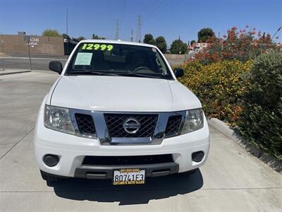 2012 Nissan Frontier SV V6   - Photo 15 - Bakersfield, CA 93305