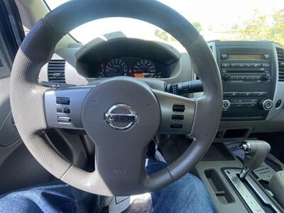 2012 Nissan Frontier SV V6   - Photo 9 - Bakersfield, CA 93305