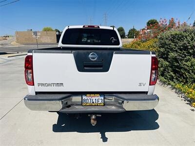 2012 Nissan Frontier SV V6   - Photo 5 - Bakersfield, CA 93305