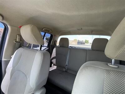 2012 Nissan Frontier SV V6   - Photo 7 - Bakersfield, CA 93305
