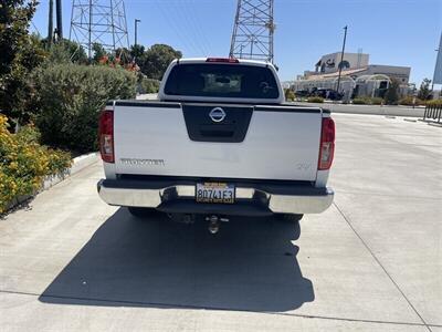 2012 Nissan Frontier SV V6   - Photo 22 - Bakersfield, CA 93305