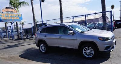 2019 Jeep Cherokee Latitude 4WD   - Photo 3 - Bakersfield, CA 93305