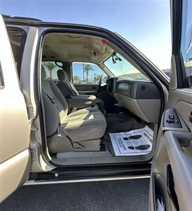 2006 Chevrolet Tahoe LS   - Photo 13 - Bakersfield, CA 93301