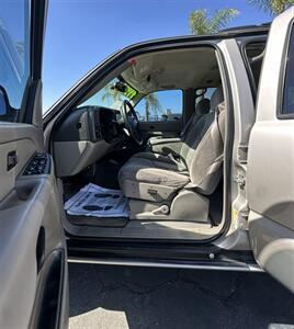 2006 Chevrolet Tahoe LS   - Photo 6 - Bakersfield, CA 93301