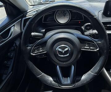 2017 Mazda Mazda3 Touring 2.5   - Photo 20 - Bakersfield, CA 93301