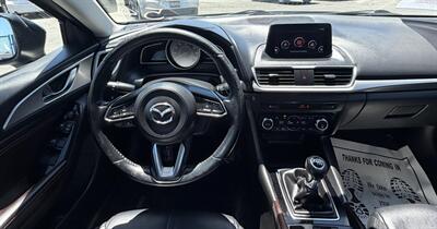 2017 Mazda Mazda3 Touring 2.5   - Photo 19 - Bakersfield, CA 93301