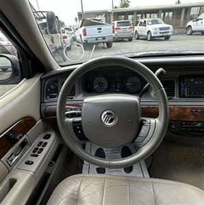 2006 Mercury Grand Marquis LS Premium   - Photo 19 - Bakersfield, CA 93305