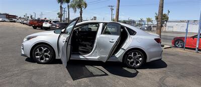 2020 Kia Forte FE - Photo 5 - Bakersfield, CA 93305