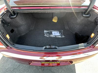 2018 Chrysler 300 Series Limited   - Photo 11 - Bakersfield, CA 93305