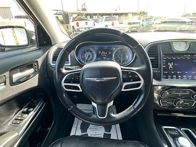 2018 Chrysler 300 Series Limited   - Photo 22 - Bakersfield, CA 93305