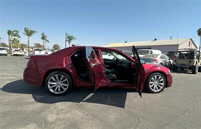 2018 Chrysler 300 Series Limited   - Photo 15 - Bakersfield, CA 93305