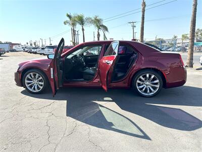 2018 Chrysler 300 Series Limited   - Photo 5 - Bakersfield, CA 93305