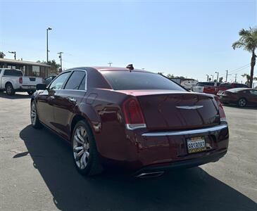 2018 Chrysler 300 Series Limited   - Photo 8 - Bakersfield, CA 93305