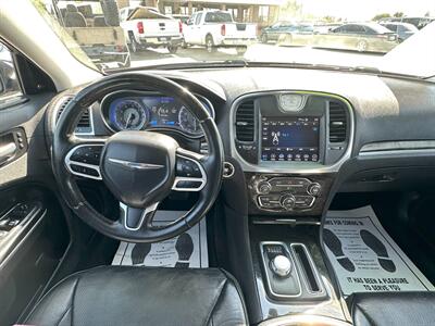 2018 Chrysler 300 Series Limited   - Photo 21 - Bakersfield, CA 93305