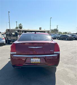 2018 Chrysler 300 Series Limited   - Photo 9 - Bakersfield, CA 93305