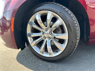 2018 Chrysler 300 Series Limited   - Photo 27 - Bakersfield, CA 93305