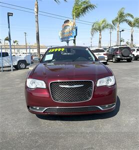 2018 Chrysler 300 Series Limited   - Photo 3 - Bakersfield, CA 93305