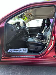 2018 Chrysler 300 Series Limited   - Photo 6 - Bakersfield, CA 93305