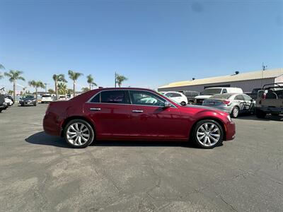 2018 Chrysler 300 Series Limited   - Photo 14 - Bakersfield, CA 93305