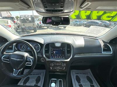 2018 Chrysler 300 Series Limited   - Photo 20 - Bakersfield, CA 93305