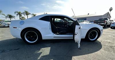 2013 Chevrolet Camaro LS   - Photo 13 - Bakersfield, CA 93301