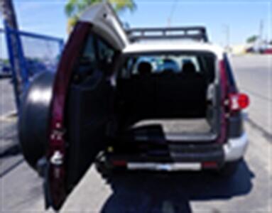 2007 Toyota FJ Cruiser 4WD AT   - Photo 5 - Bakersfield, CA 93305