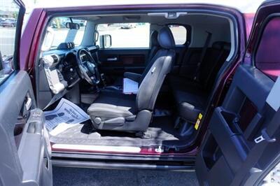 2007 Toyota FJ Cruiser 4WD AT   - Photo 8 - Bakersfield, CA 93305