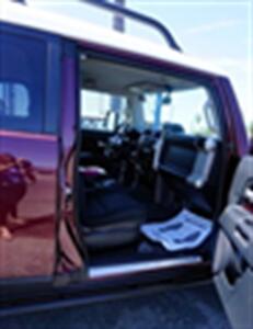 2007 Toyota FJ Cruiser 4WD AT   - Photo 6 - Bakersfield, CA 93305