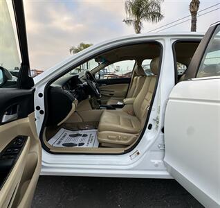 2011 Honda Accord SE   - Photo 6 - Bakersfield, CA 93305