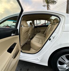 2011 Honda Accord SE   - Photo 7 - Bakersfield, CA 93305