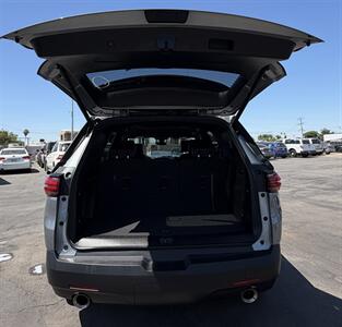 2023 Chevrolet Traverse RS - Photo 12 - Bakersfield, CA 93301