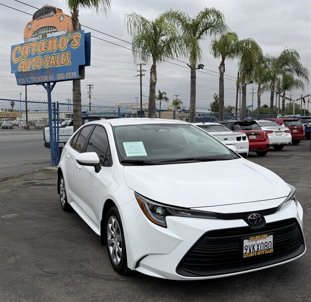 2025 Toyota Corolla LE CVT's photo