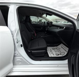 2025 Toyota Corolla LE   - Photo 14 - Bakersfield, CA 93301