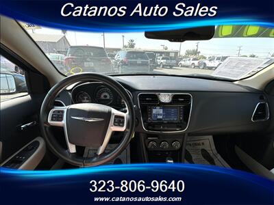 2011 Chrysler 200 Touring   - Photo 18 - Bakersfield, CA 93301