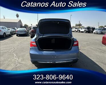 2011 Chrysler 200 Touring   - Photo 10 - Bakersfield, CA 93301