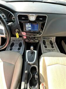 2011 Chrysler 200 Touring   - Photo 19 - Bakersfield, CA 93301