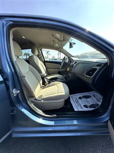 2011 Chrysler 200 Touring   - Photo 15 - Bakersfield, CA 93301