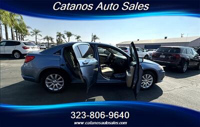 2011 Chrysler 200 Touring   - Photo 14 - Bakersfield, CA 93301