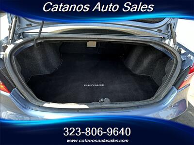 2011 Chrysler 200 Touring   - Photo 11 - Bakersfield, CA 93301
