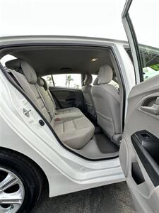 2011 Honda Insight EX   - Photo 14 - Bakersfield, CA 93305