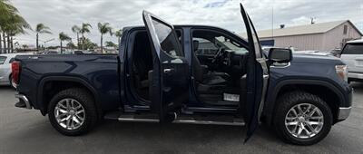 2020 GMC Sierra 1500 SLT   - Photo 17 - Bakersfield, CA 93305