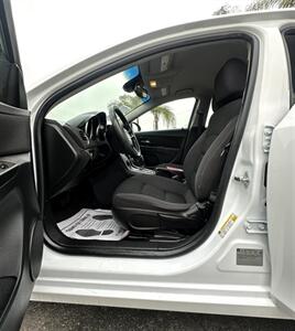 2015 Chevrolet Cruze 1LT Auto   - Photo 6 - Bakersfield, CA 93305