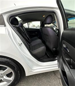 2015 Chevrolet Cruze 1LT Auto   - Photo 16 - Bakersfield, CA 93305