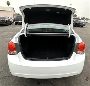 2015 Chevrolet Cruze 1LT Auto   - Photo 10 - Bakersfield, CA 93305