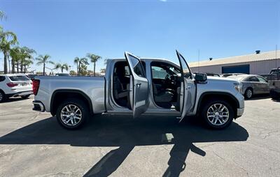 2019 GMC Sierra 1500 SLT   - Photo 13 - Bakersfield, CA 93301