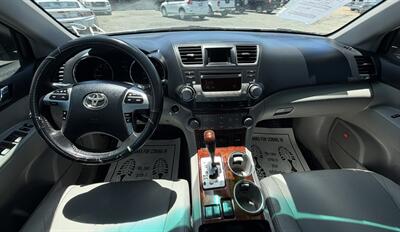 2011 Toyota Highlander Limited - Photo 21 - Bakersfield, CA 93305