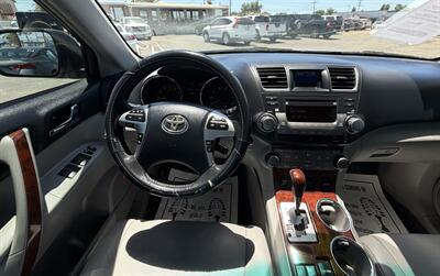 2011 Toyota Highlander Limited - Photo 22 - Bakersfield, CA 93305