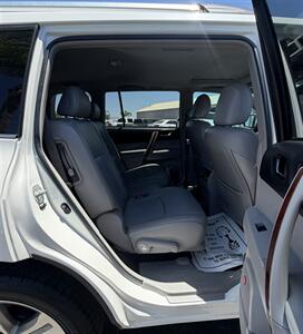 2011 Toyota Highlander Limited - Photo 18 - Bakersfield, CA 93305